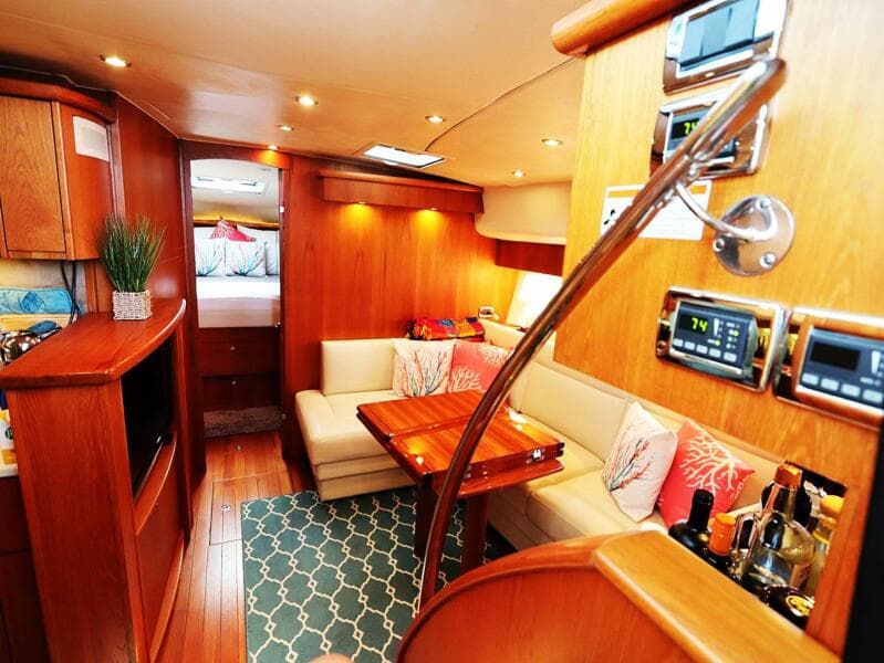 2009 Tiara Yachts Sovran 4300