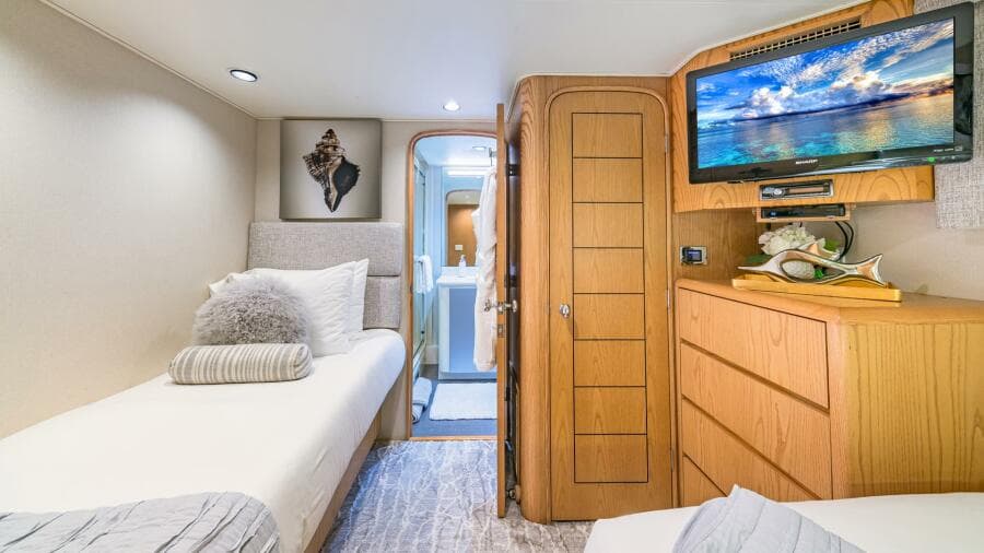 1997 Broward Raised Pilothouse