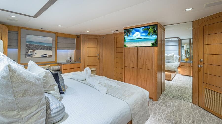 1997 Broward Raised Pilothouse