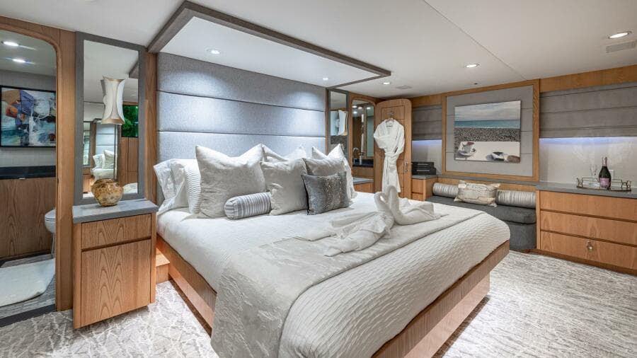 1997 Broward Raised Pilothouse