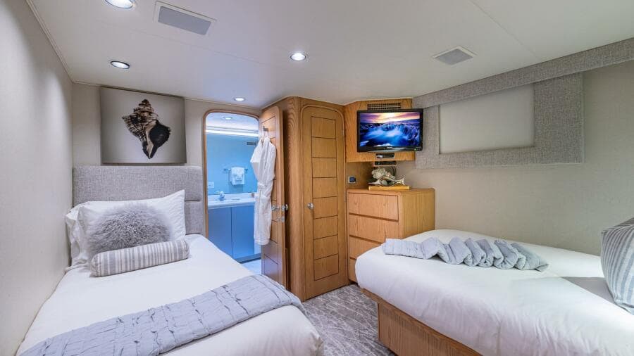 1997 Broward Raised Pilothouse