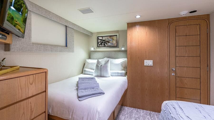 1997 Broward Raised Pilothouse