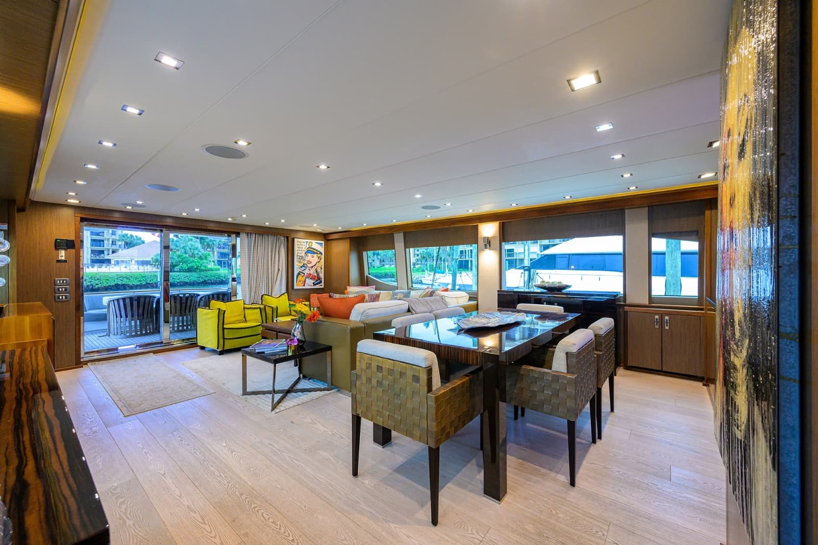 2013 Hatteras 80 Motor Yacht