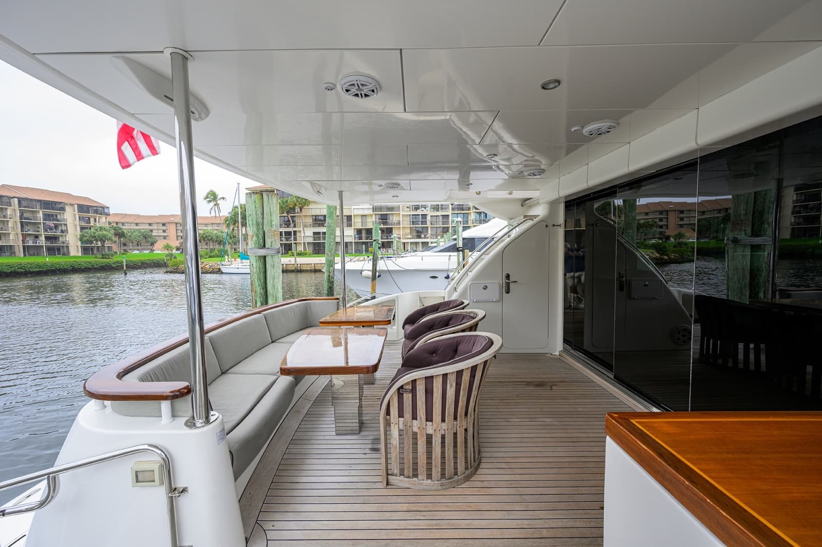 2013 Hatteras 80 Motor Yacht