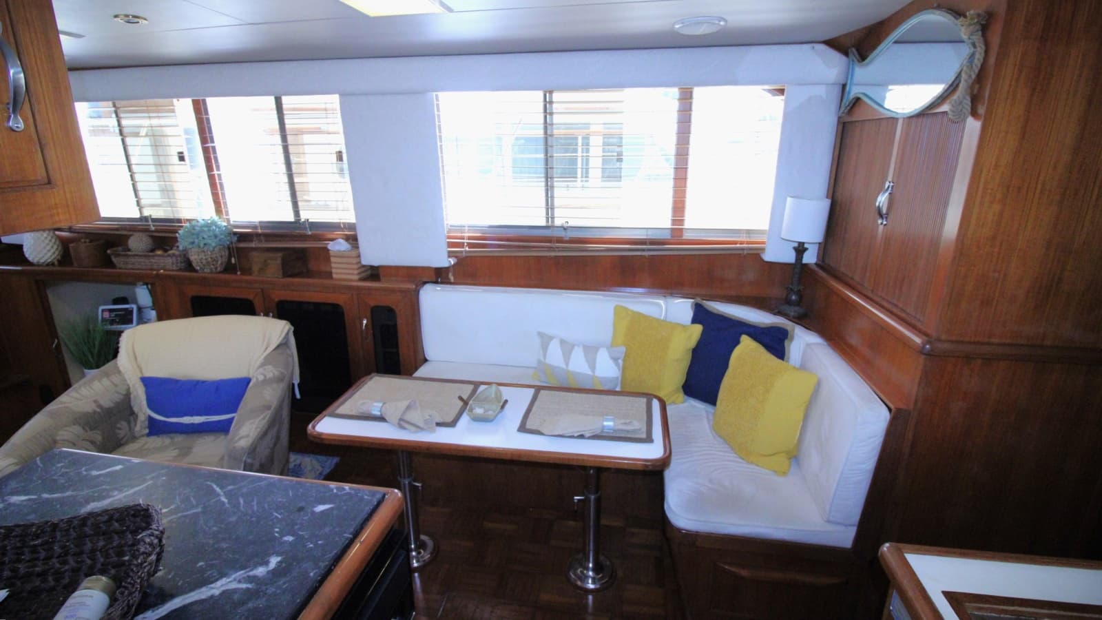 1995 Jefferson 52 Rivanna Cockpit MY