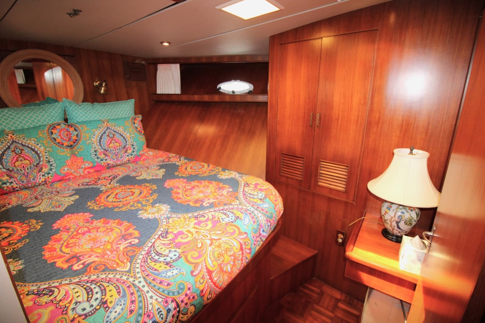 1995 Jefferson 52 Rivanna Cockpit MY