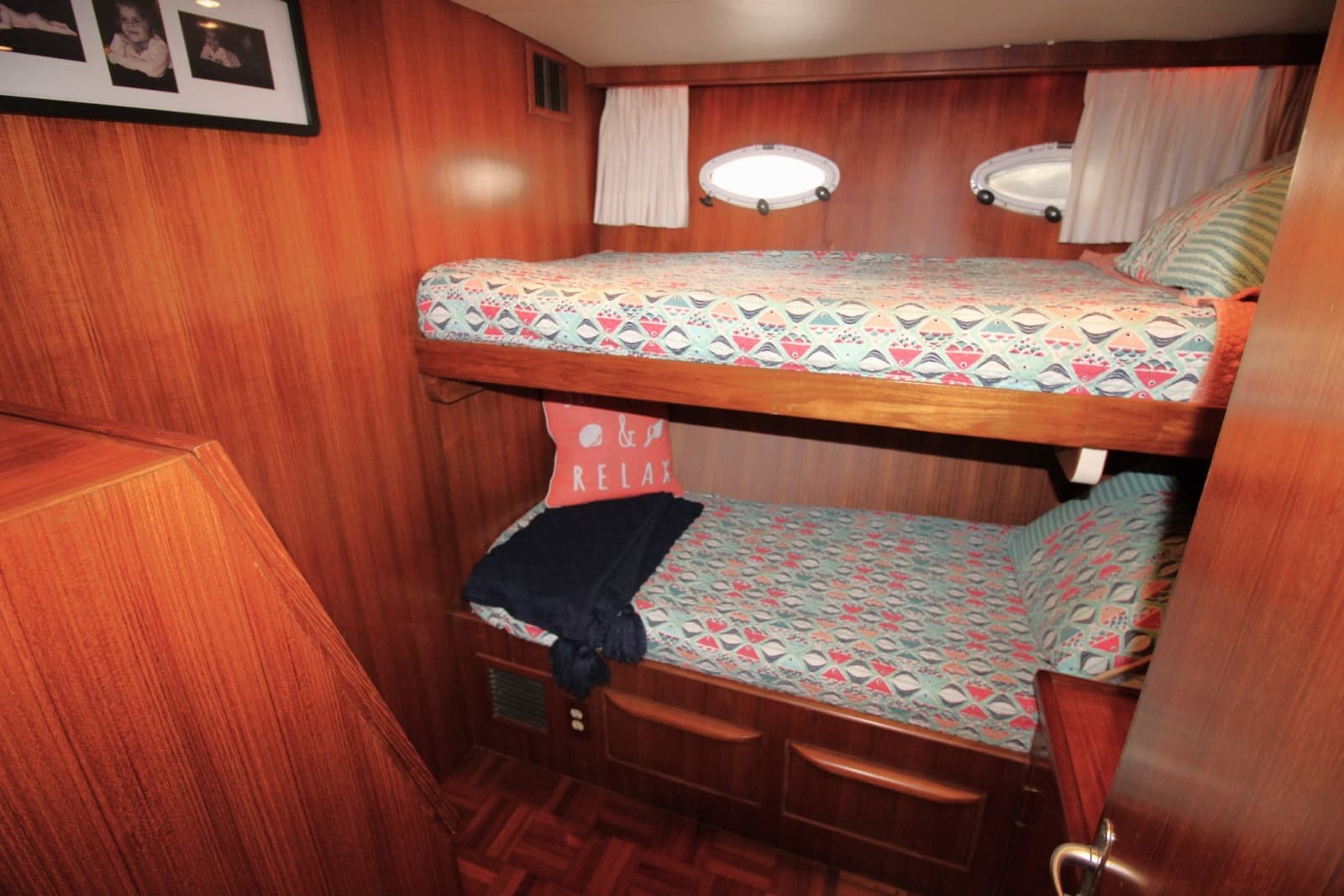 1995 Jefferson 52 Rivanna Cockpit MY