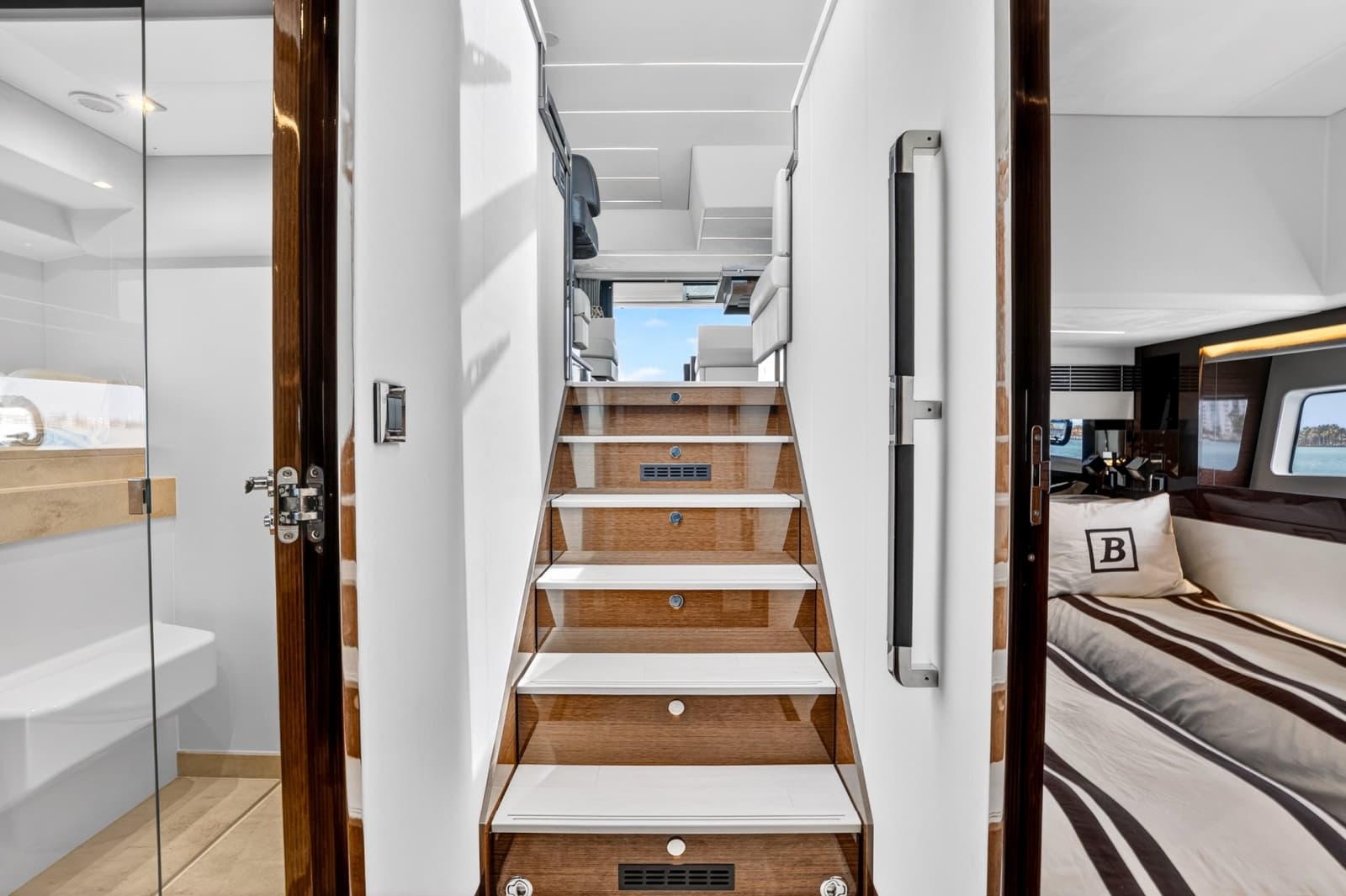 2023 Prestige 590