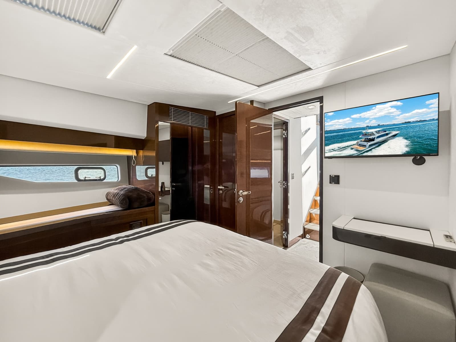 2023 Prestige 590