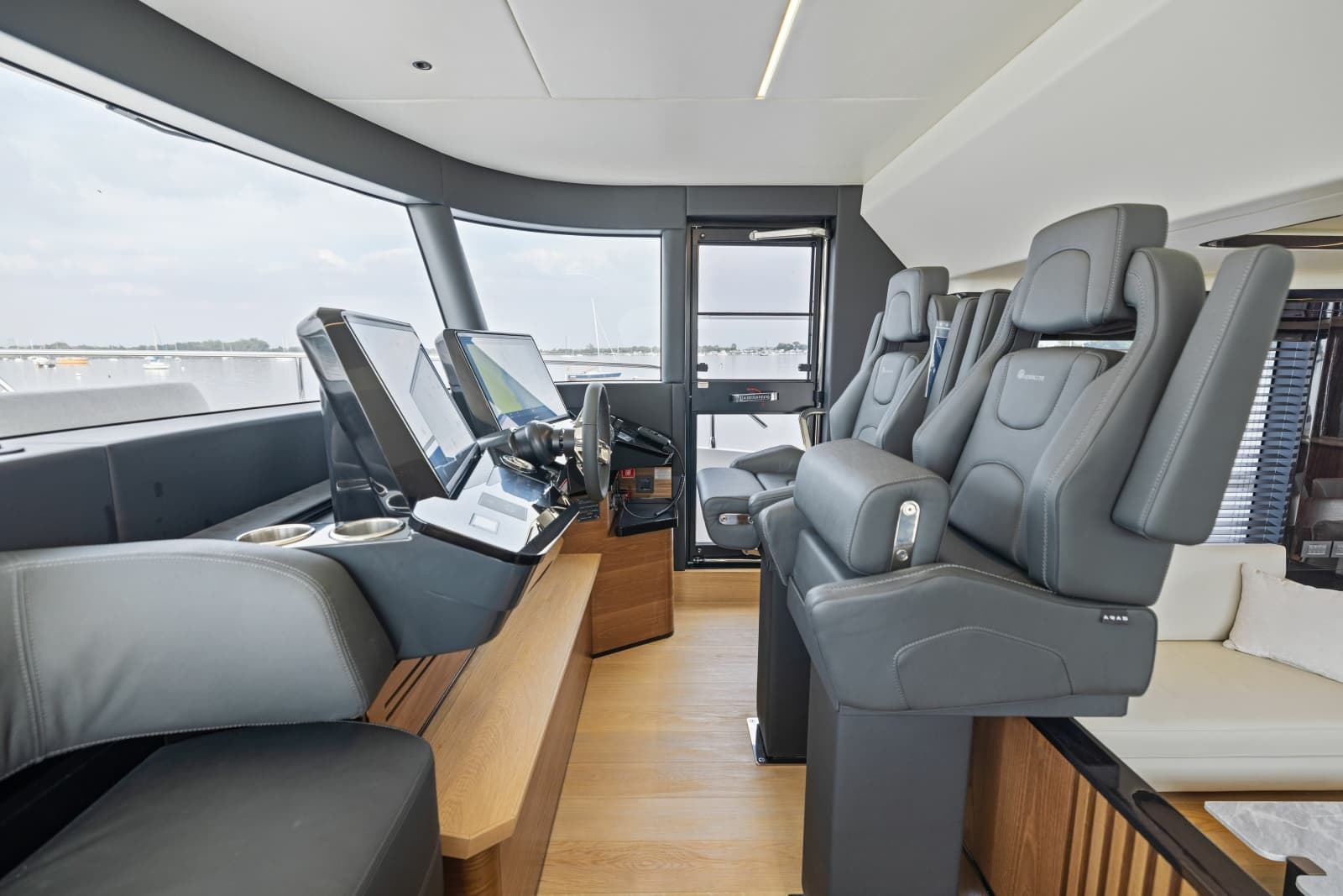 2024 Absolute Navetta 64