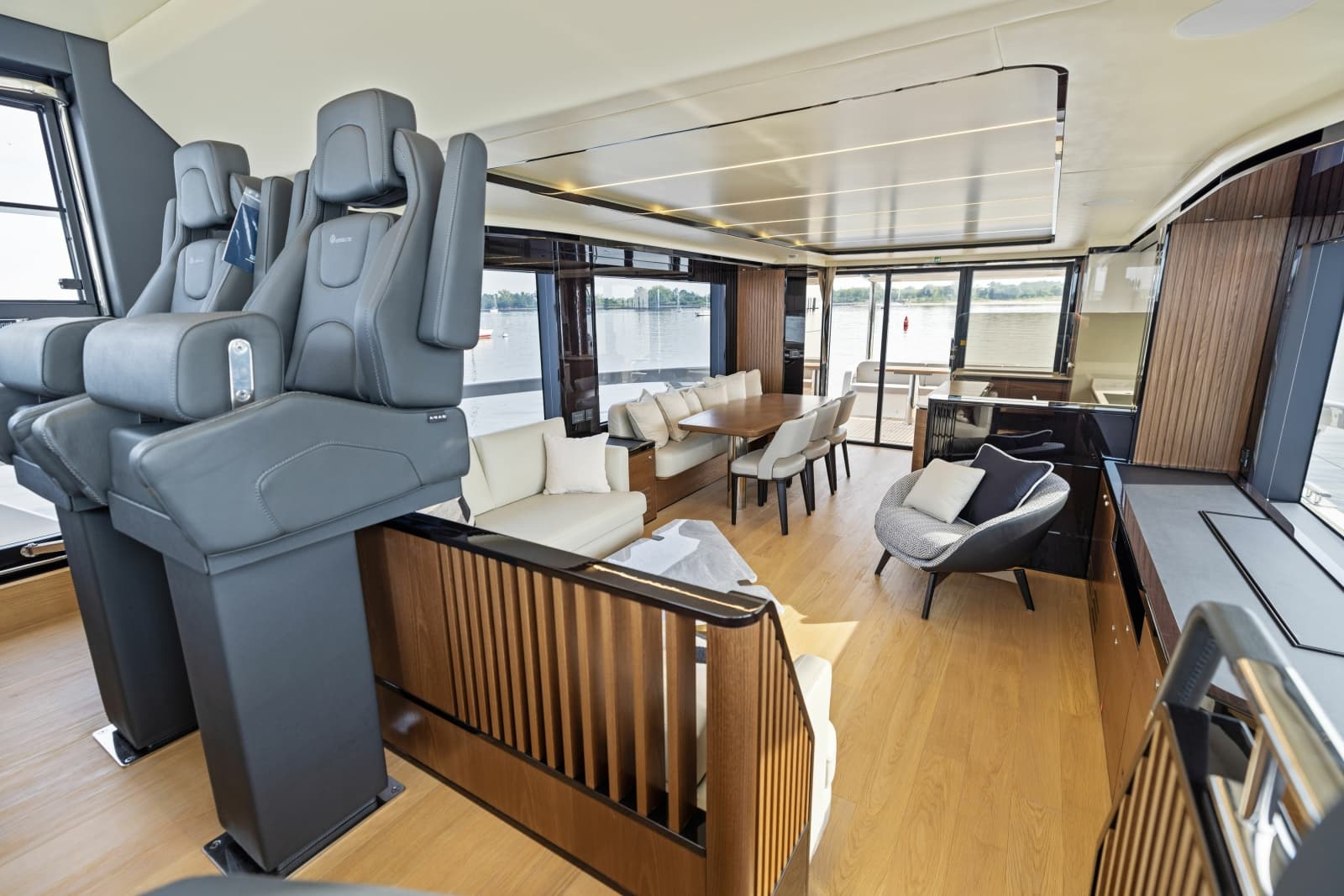 2024 Absolute Navetta 64