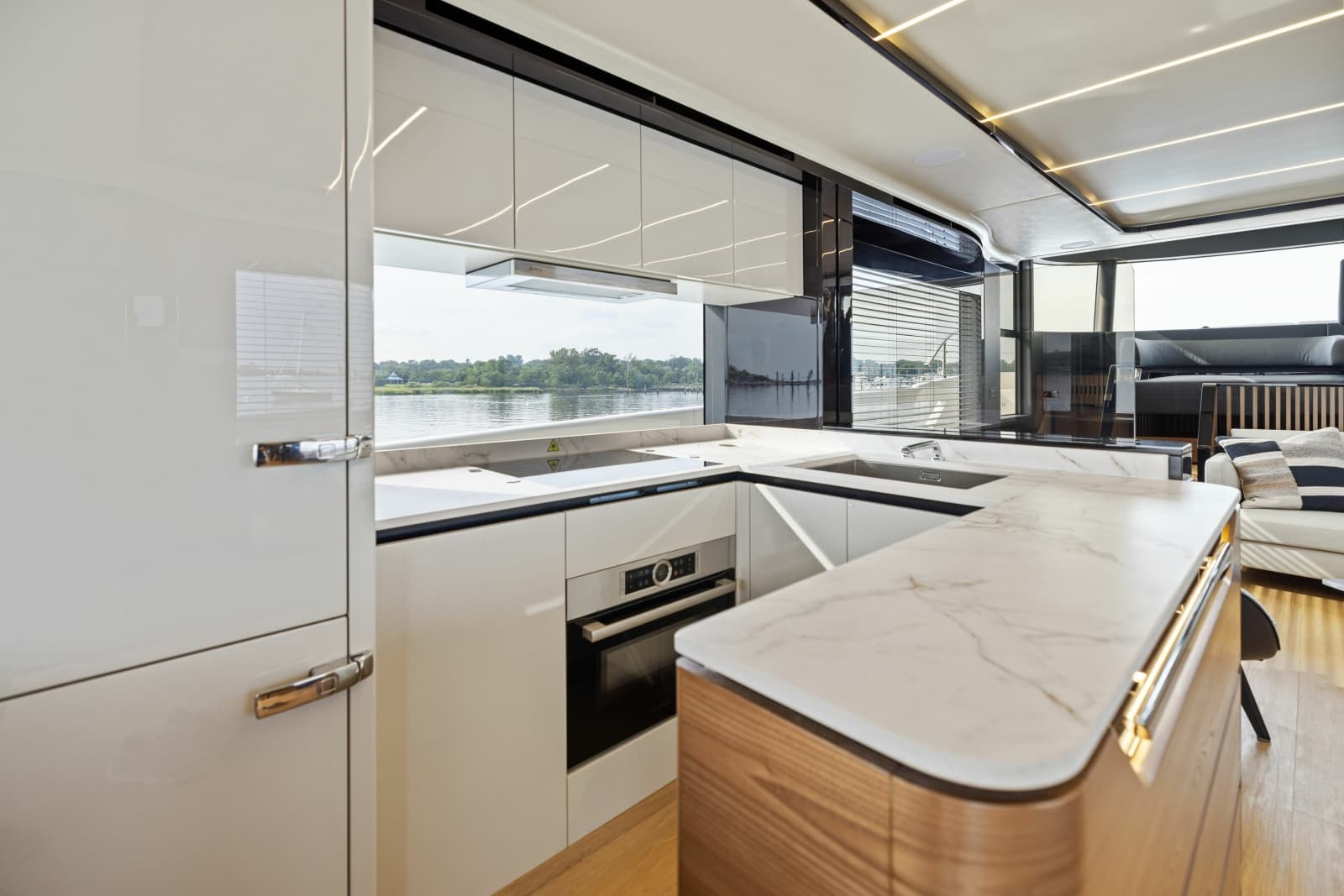 2024 Absolute Navetta 64