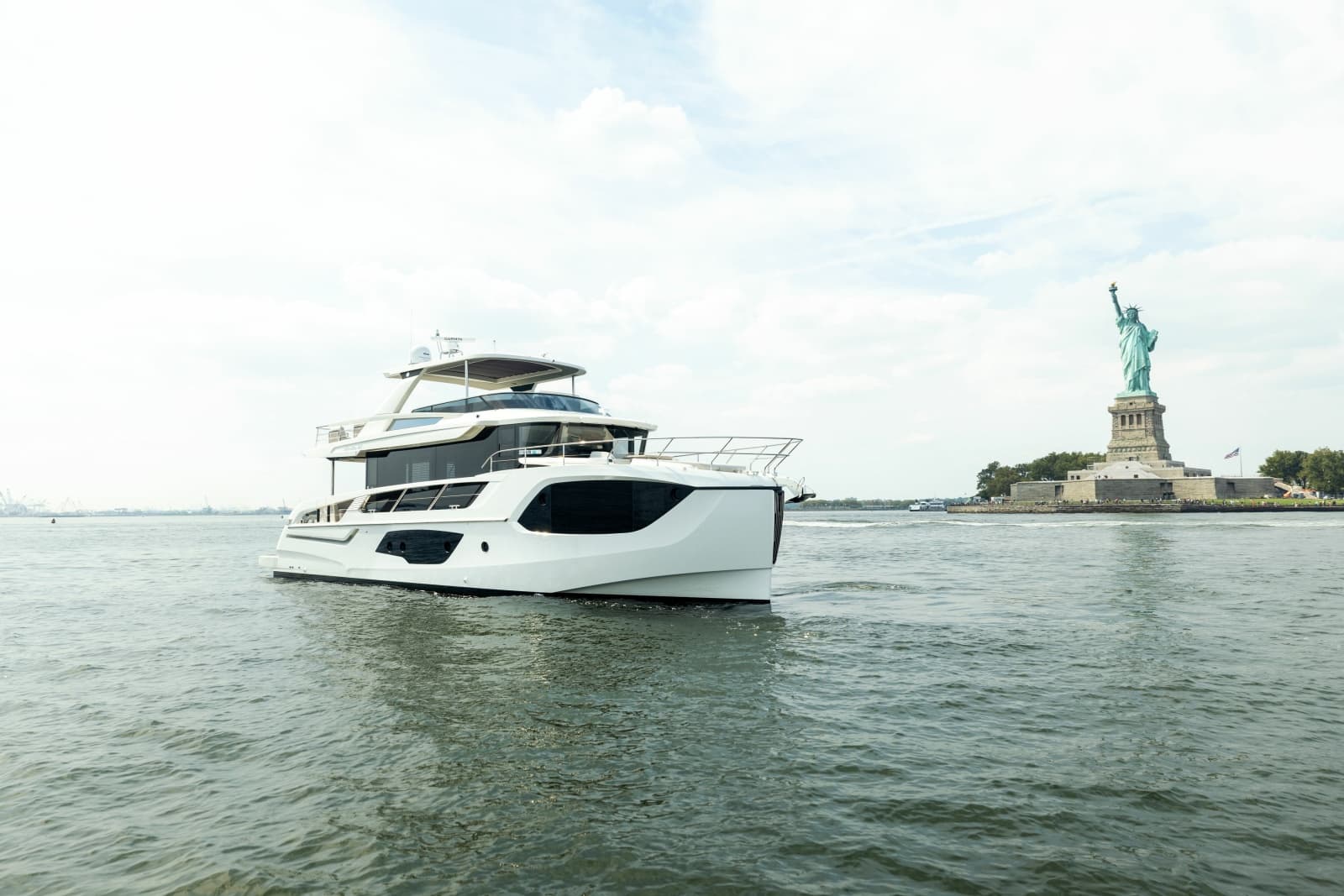 2024 Absolute Navetta 64