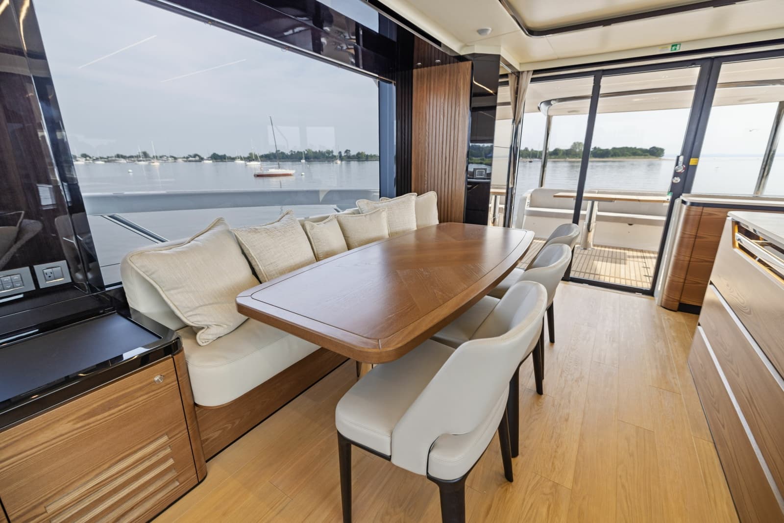 2024 Absolute Navetta 64