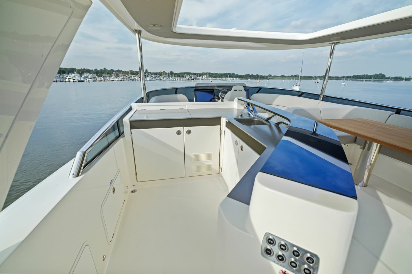 2024 Absolute Navetta 64