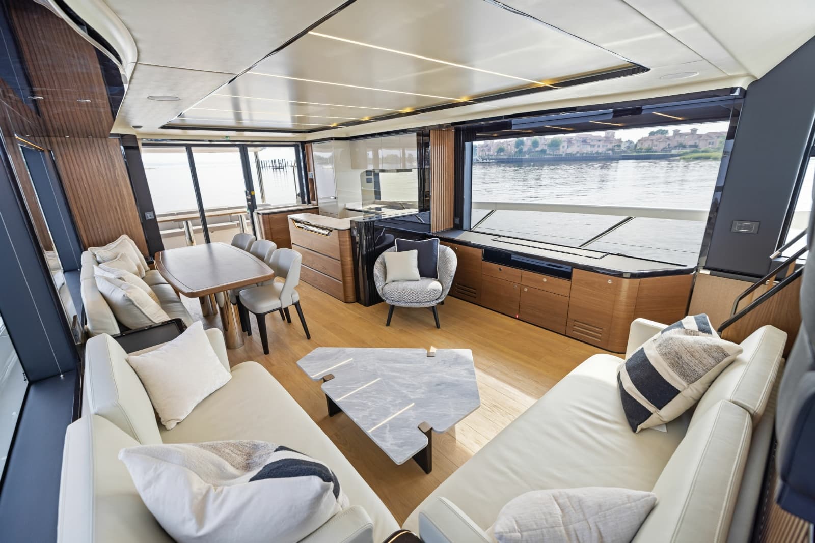 2024 Absolute Navetta 64