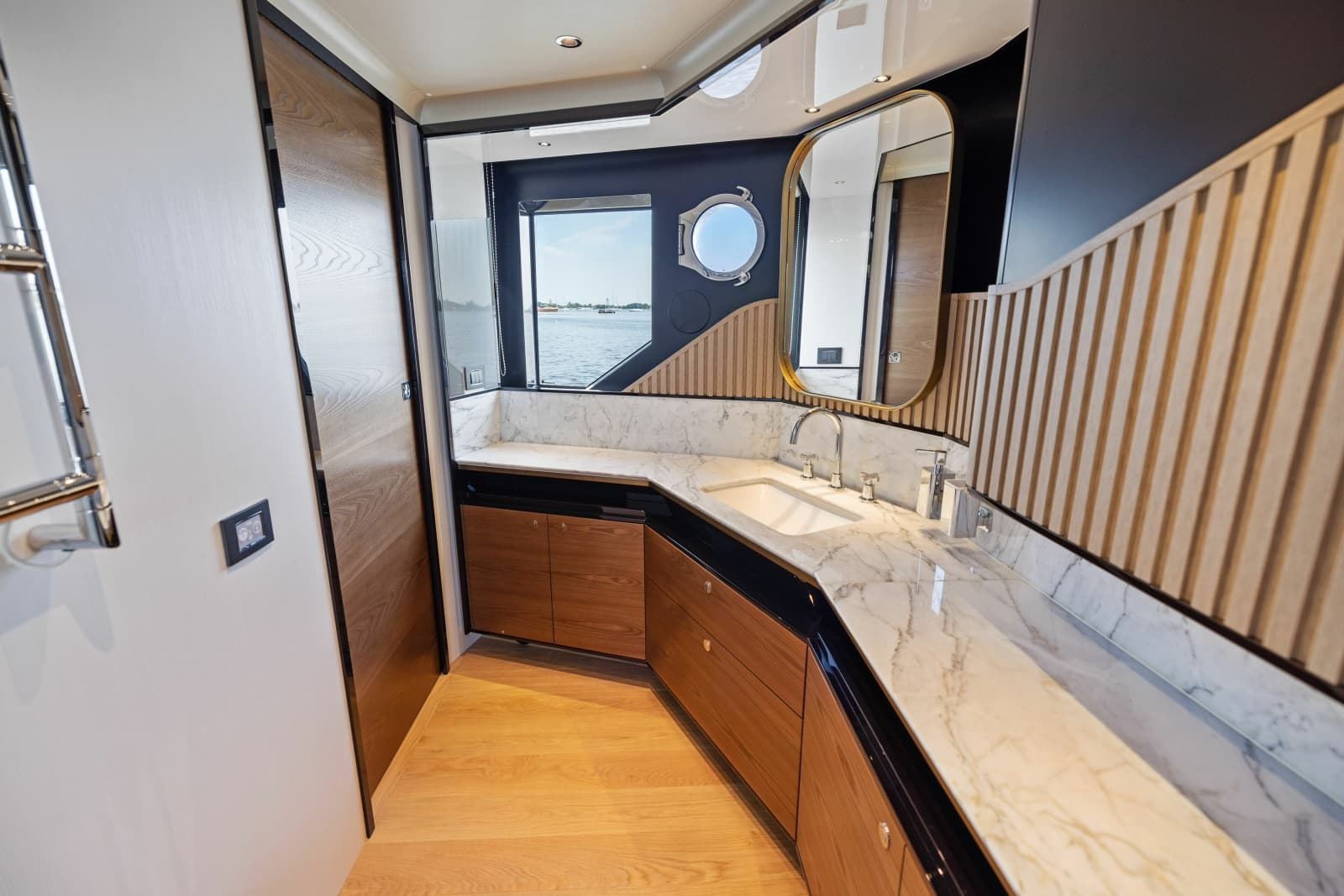 2024 Absolute Navetta 64