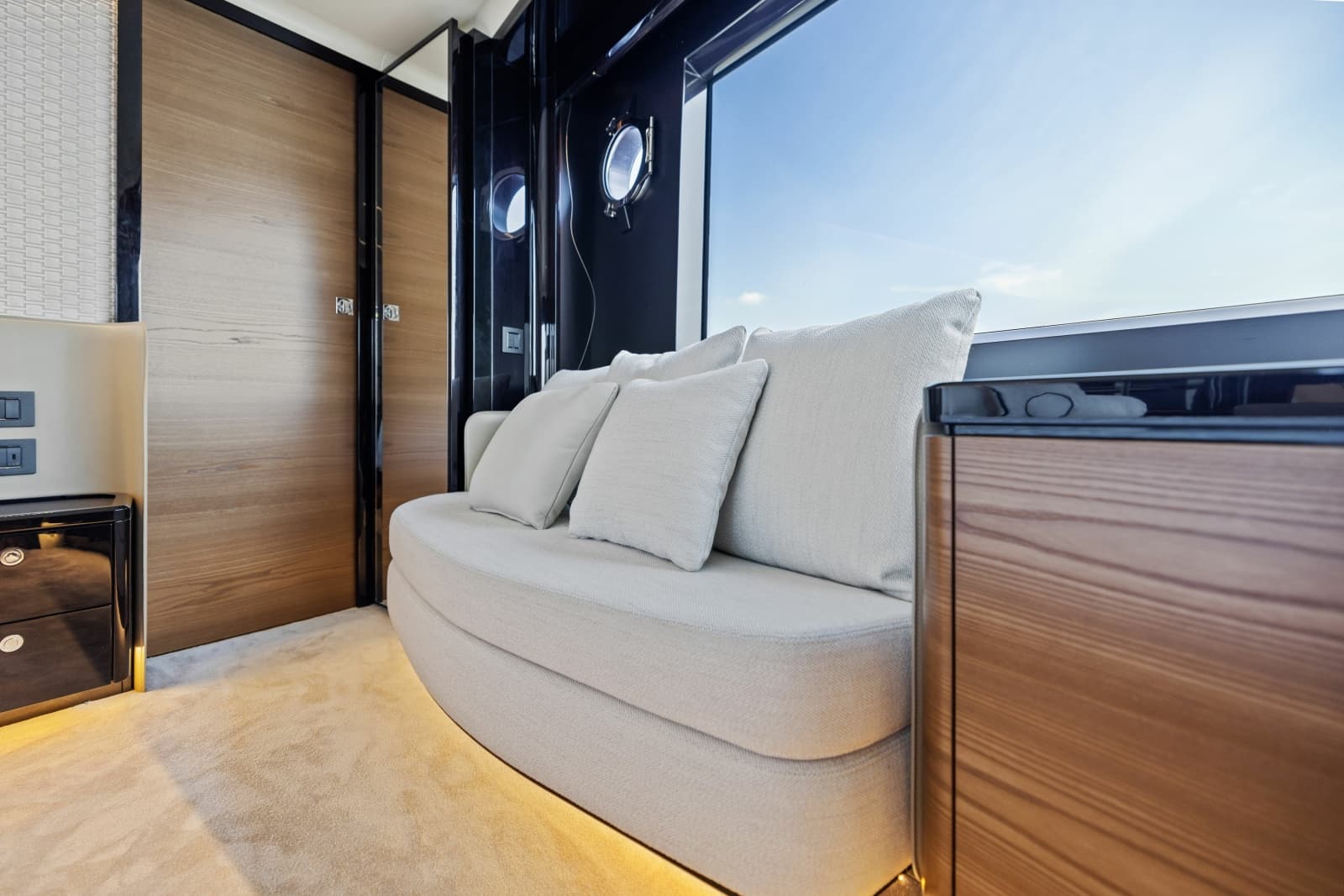 2024 Absolute Navetta 64