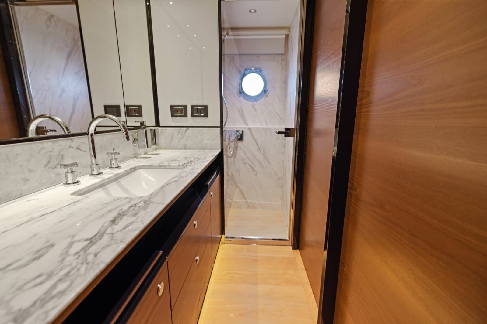 2024 Absolute Navetta 64