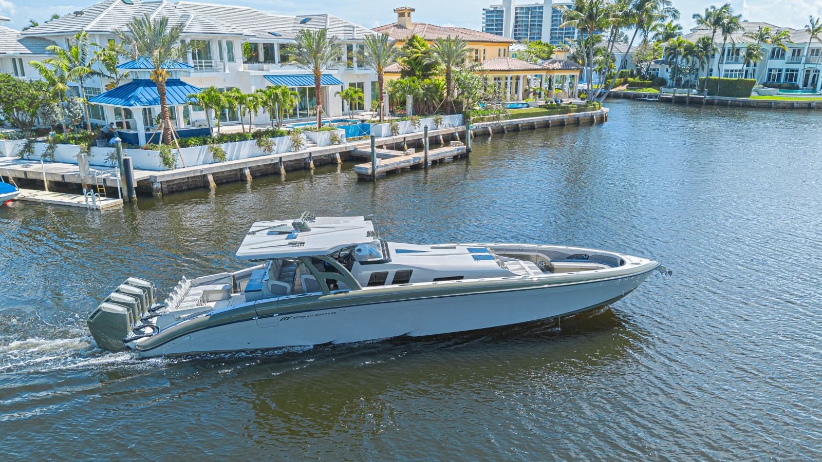 2025 Midnight Express 52 Vitesse
