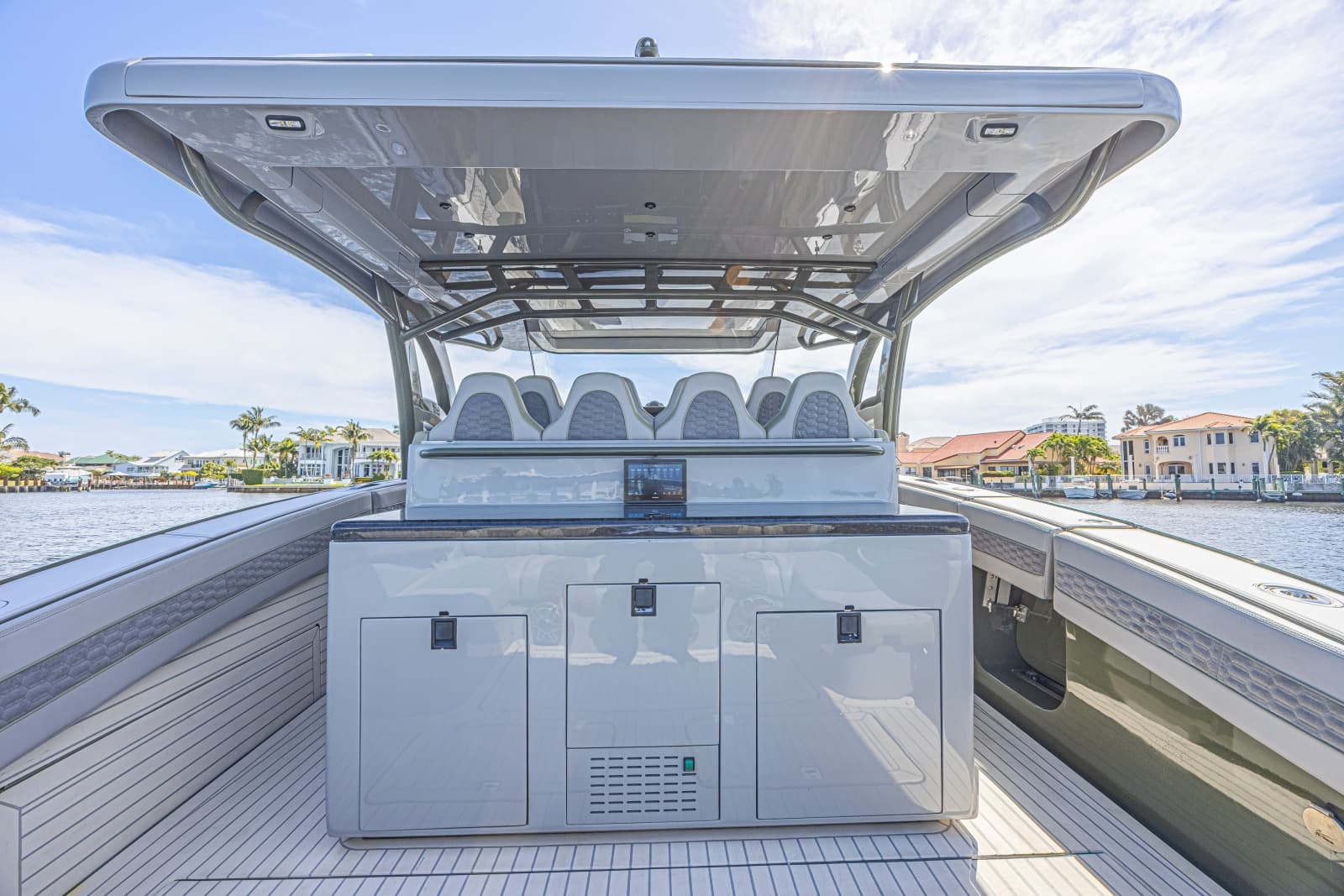 2025 Midnight Express 52 Vitesse