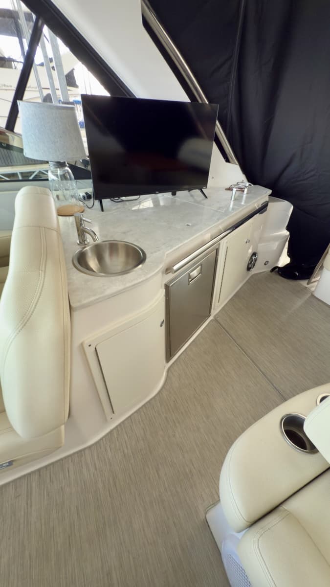 2020 Regal 33 Express