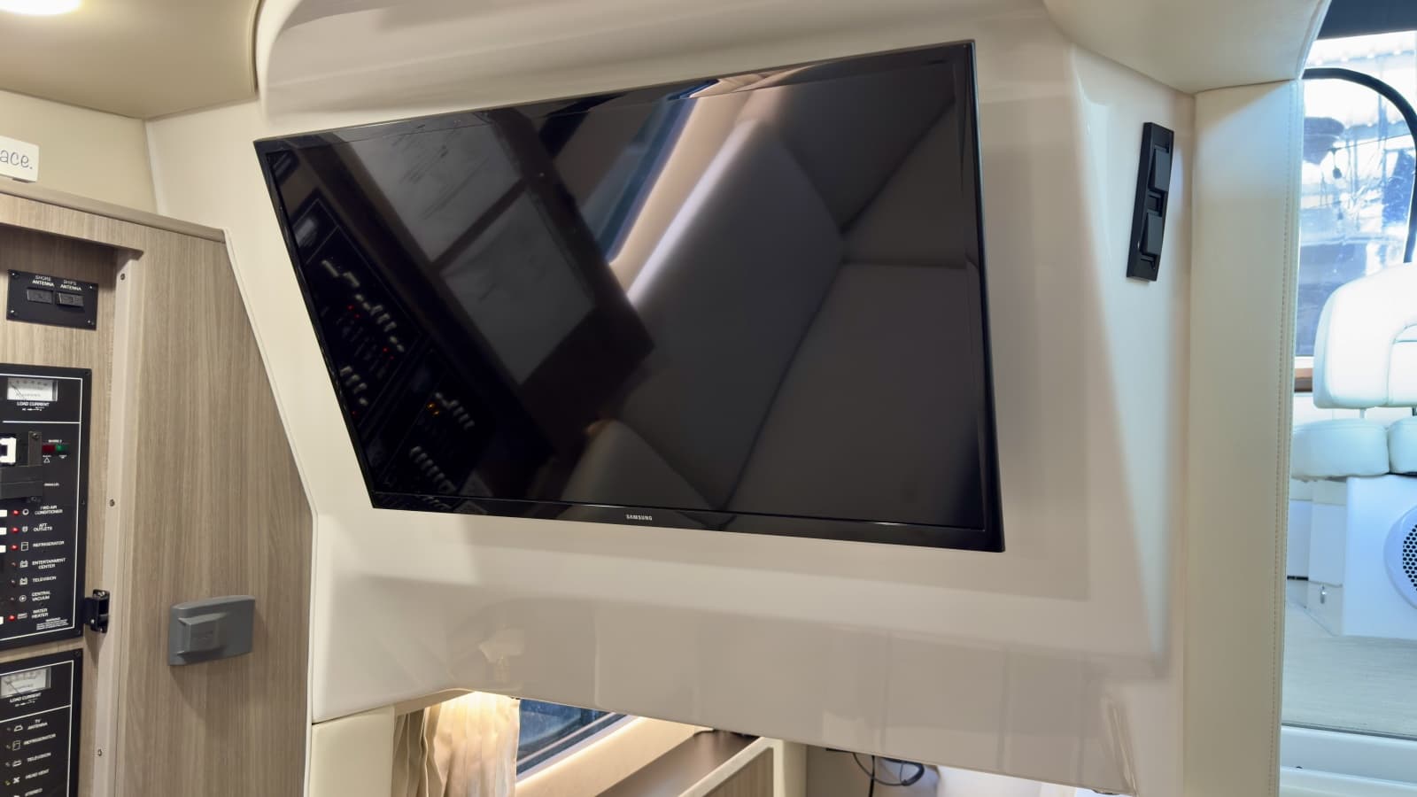 2020 Regal 33 Express