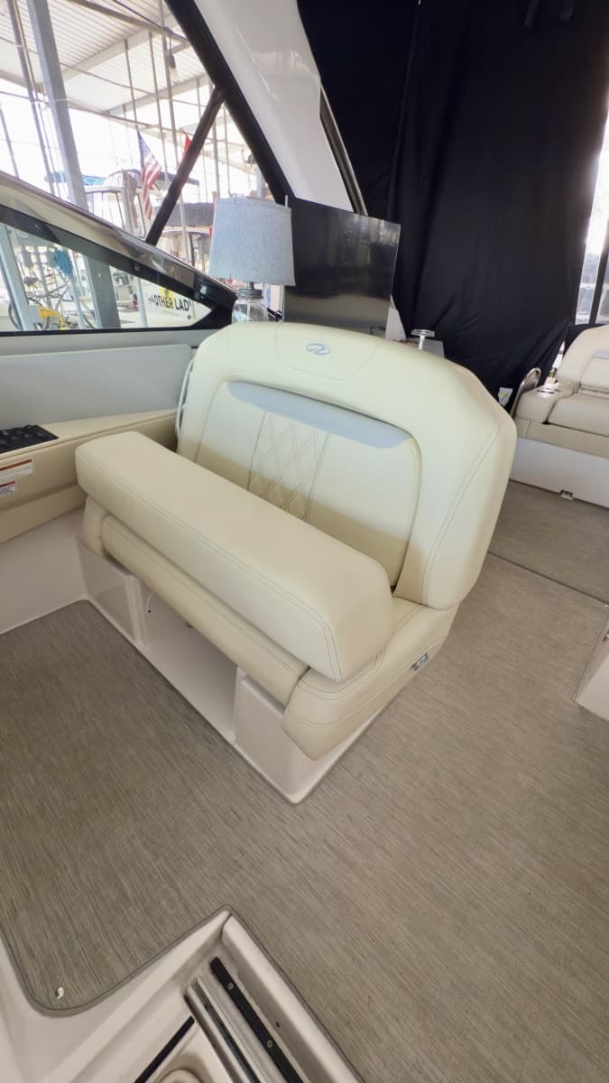 2020 Regal 33 Express