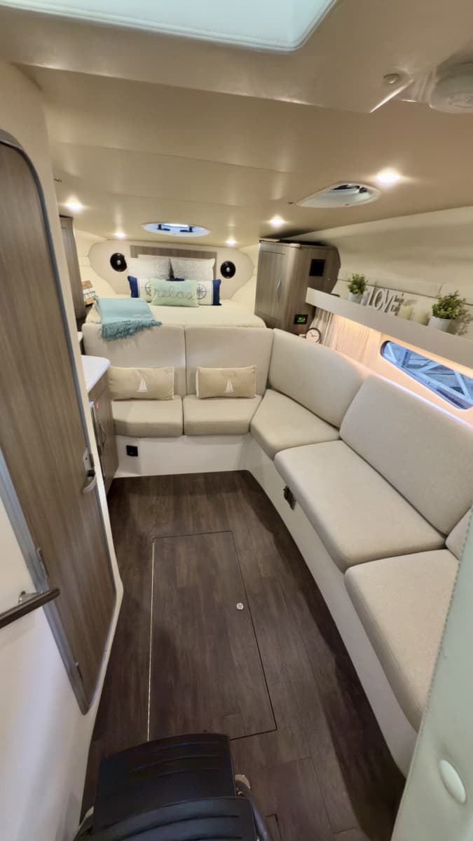 2020 Regal 33 Express