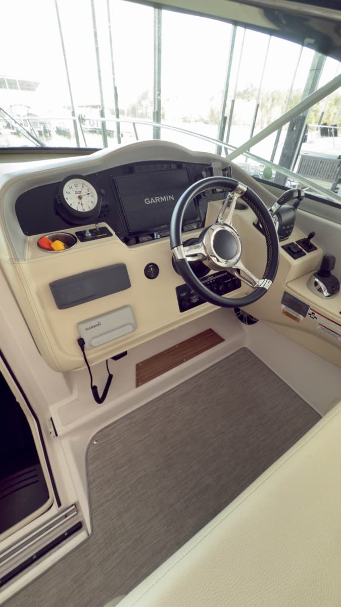 2020 Regal 33 Express