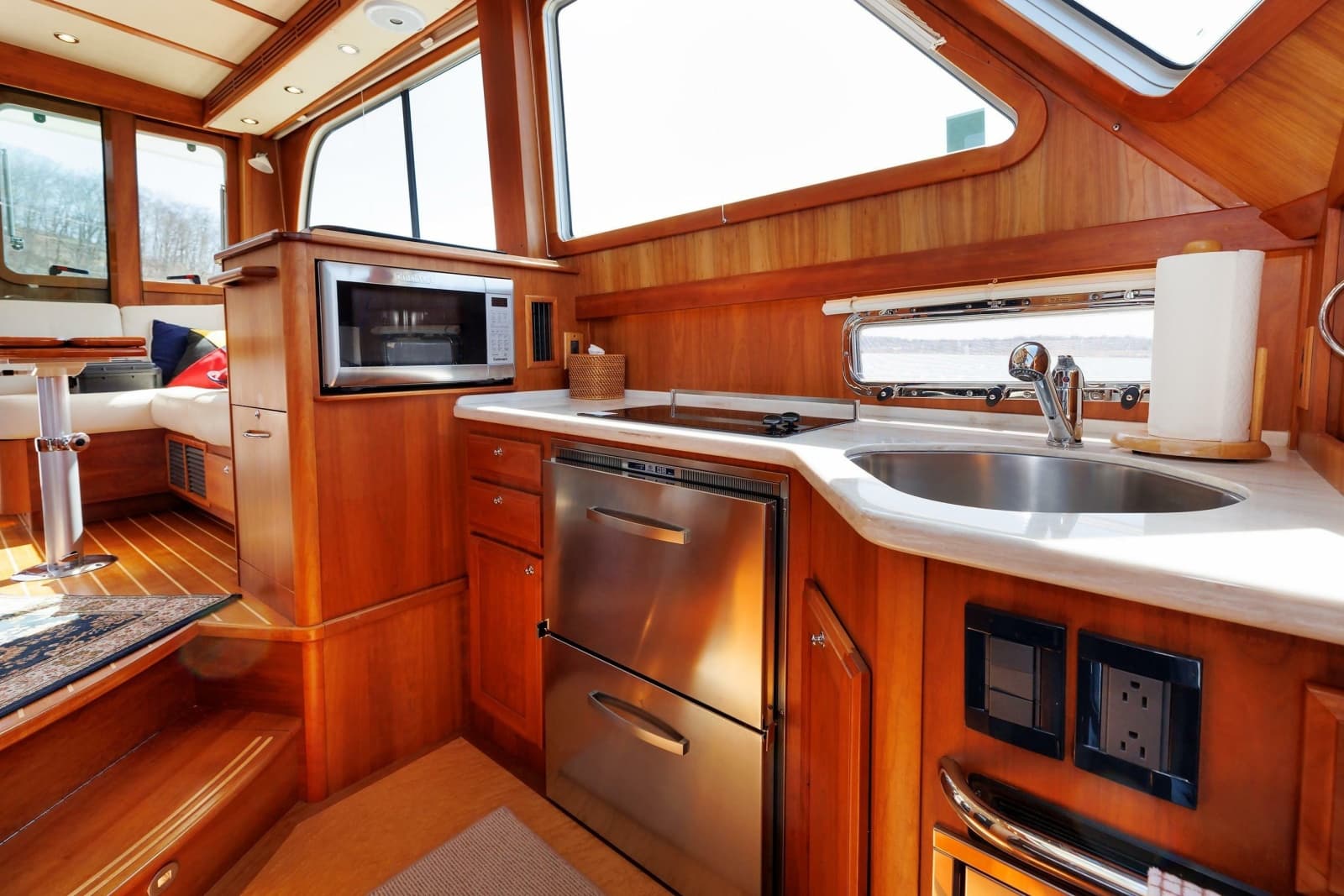 2016 Sabre 42 Fly Bridge Sedan