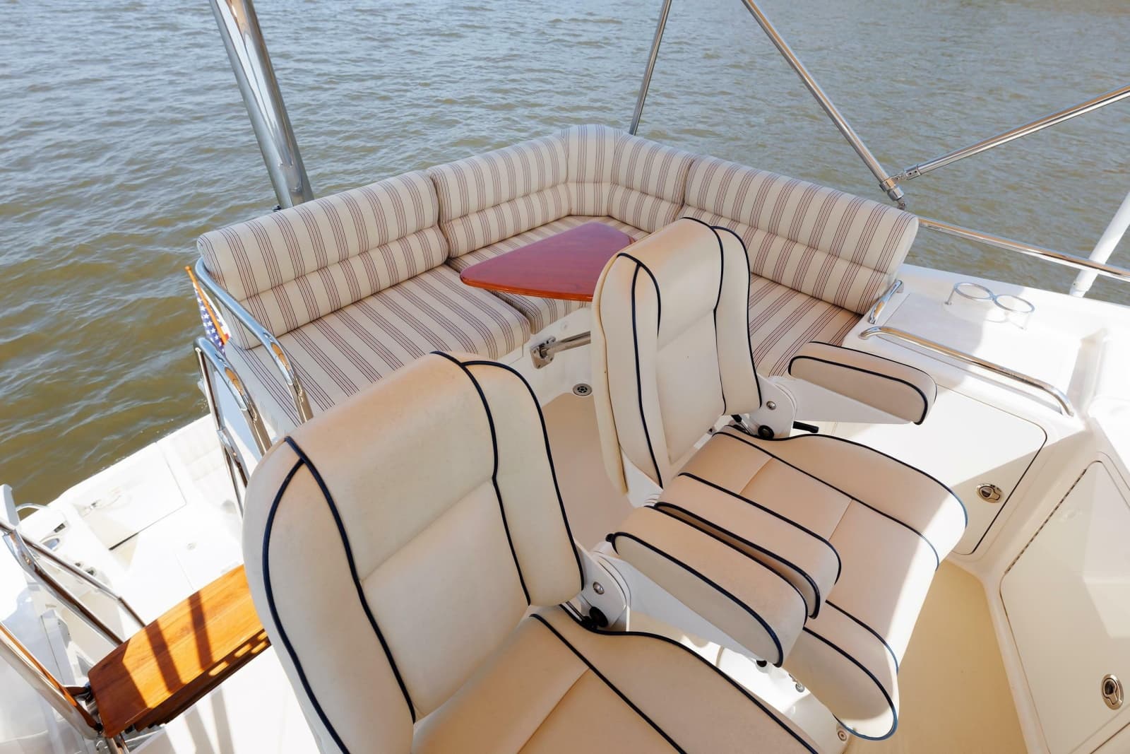 2016 Sabre 42 Fly Bridge Sedan