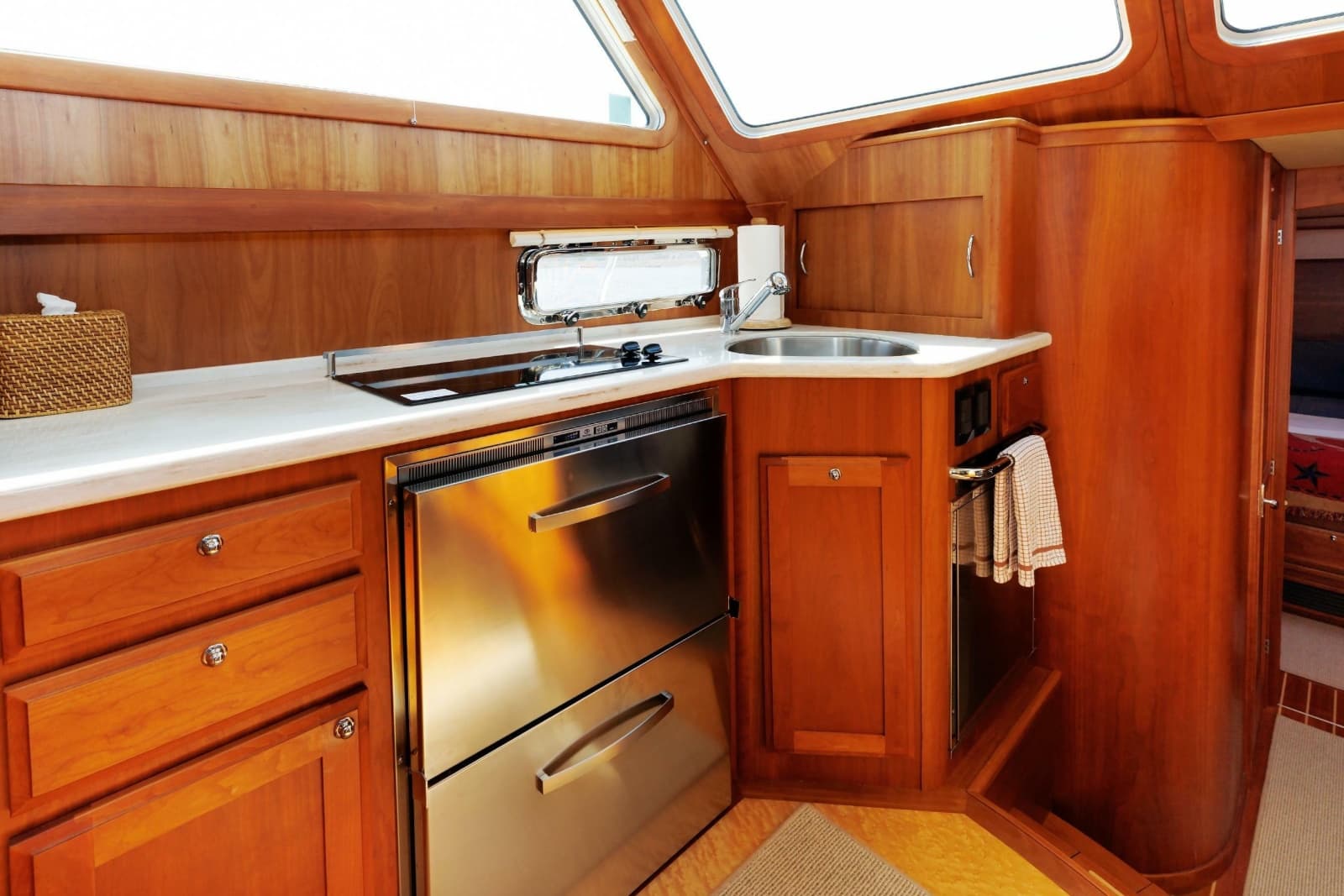 2016 Sabre 42 Fly Bridge Sedan