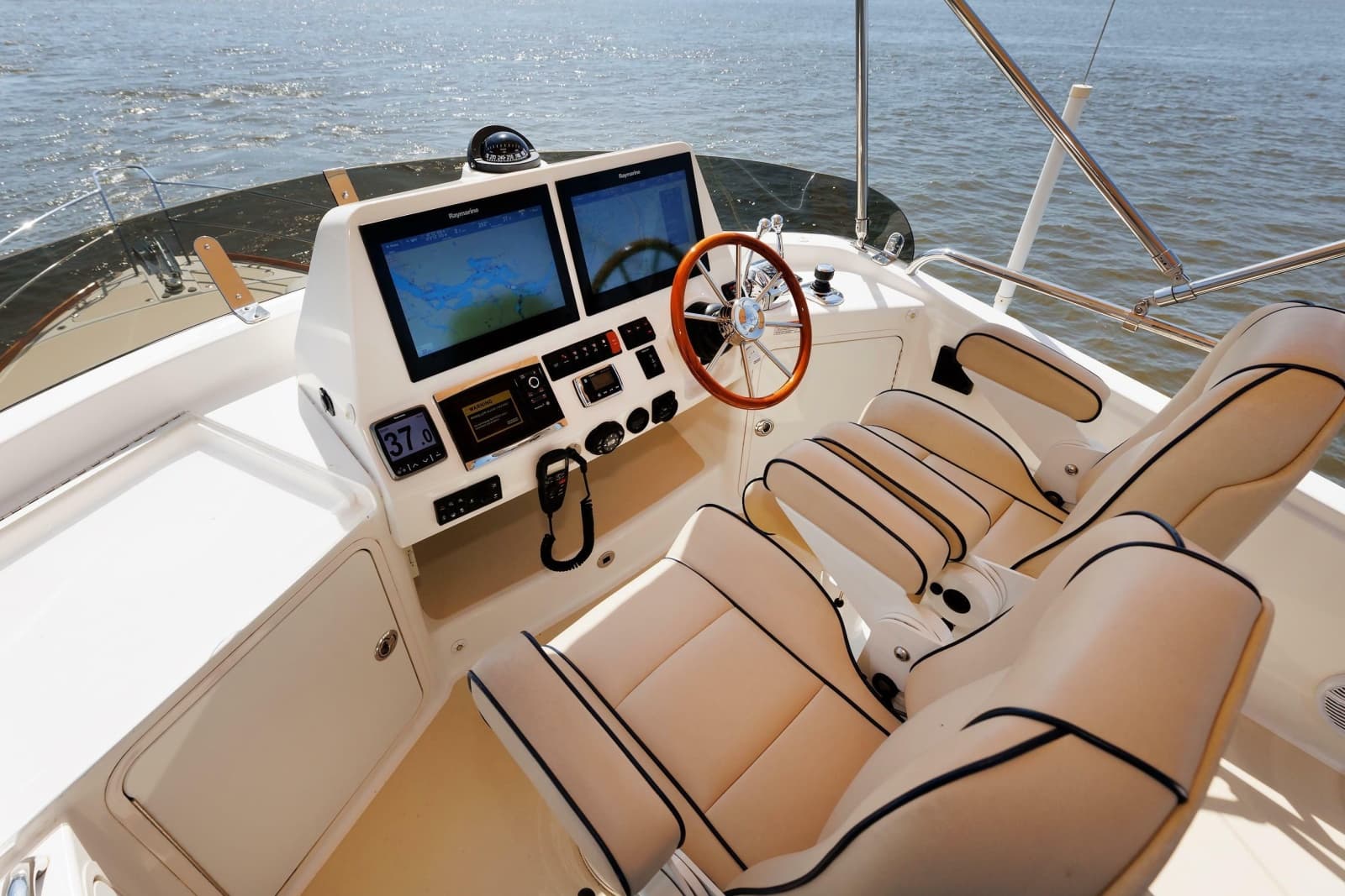 2016 Sabre 42 Fly Bridge Sedan