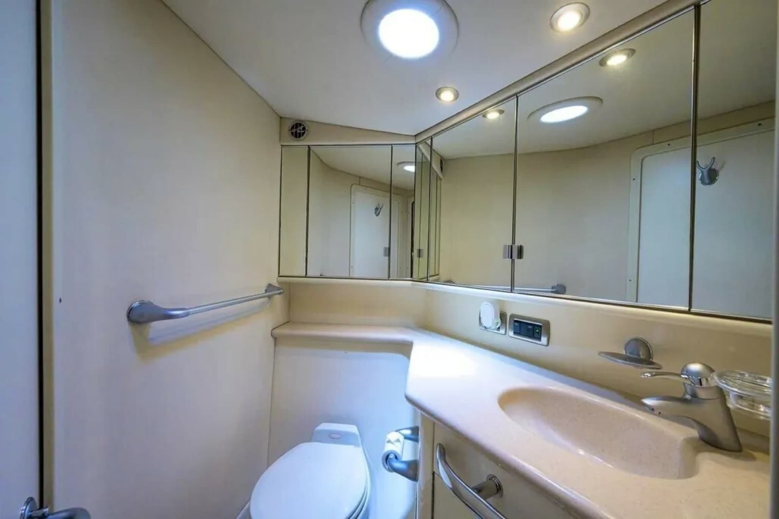 2004 Sea Ray 550 Sundancer