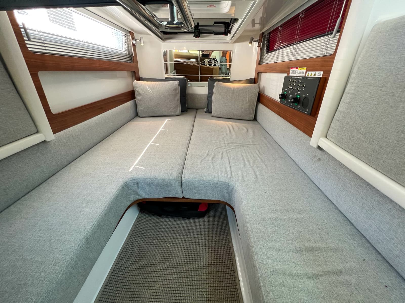 2020 Axopar 28 Cabin