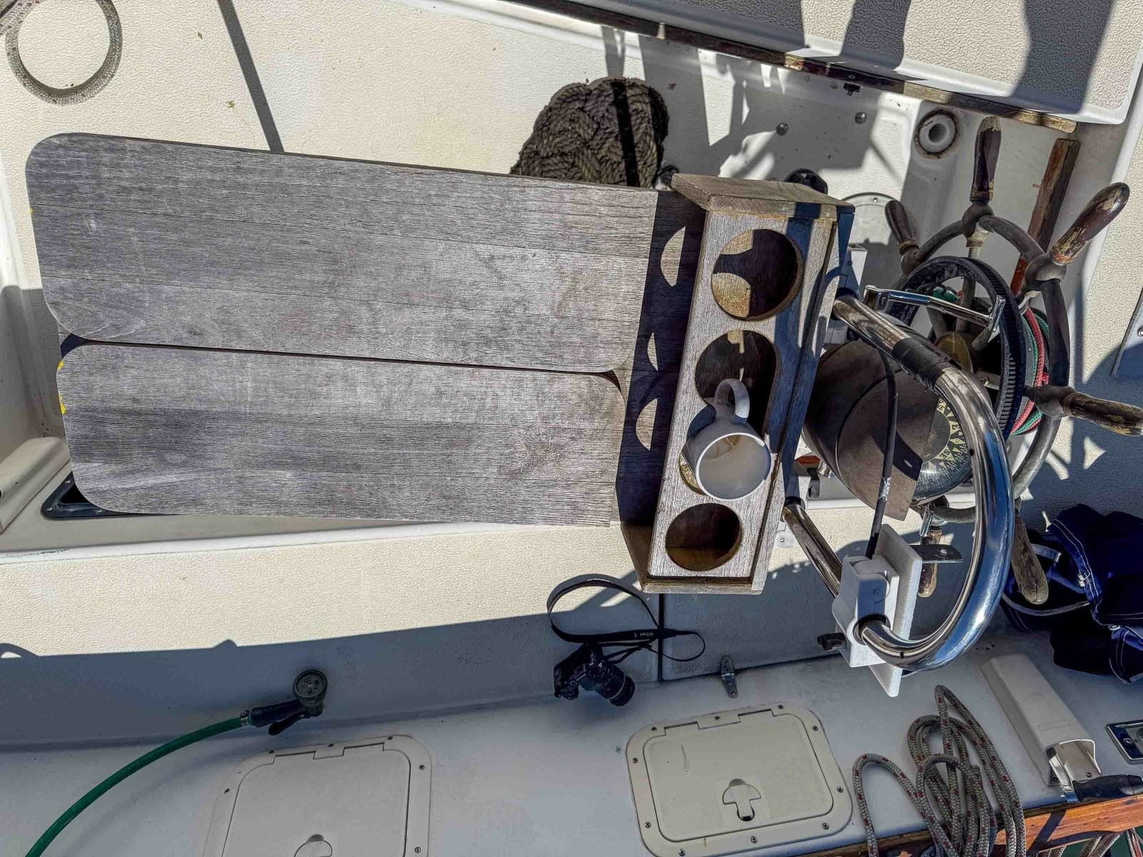 Cockpit table & wheel
