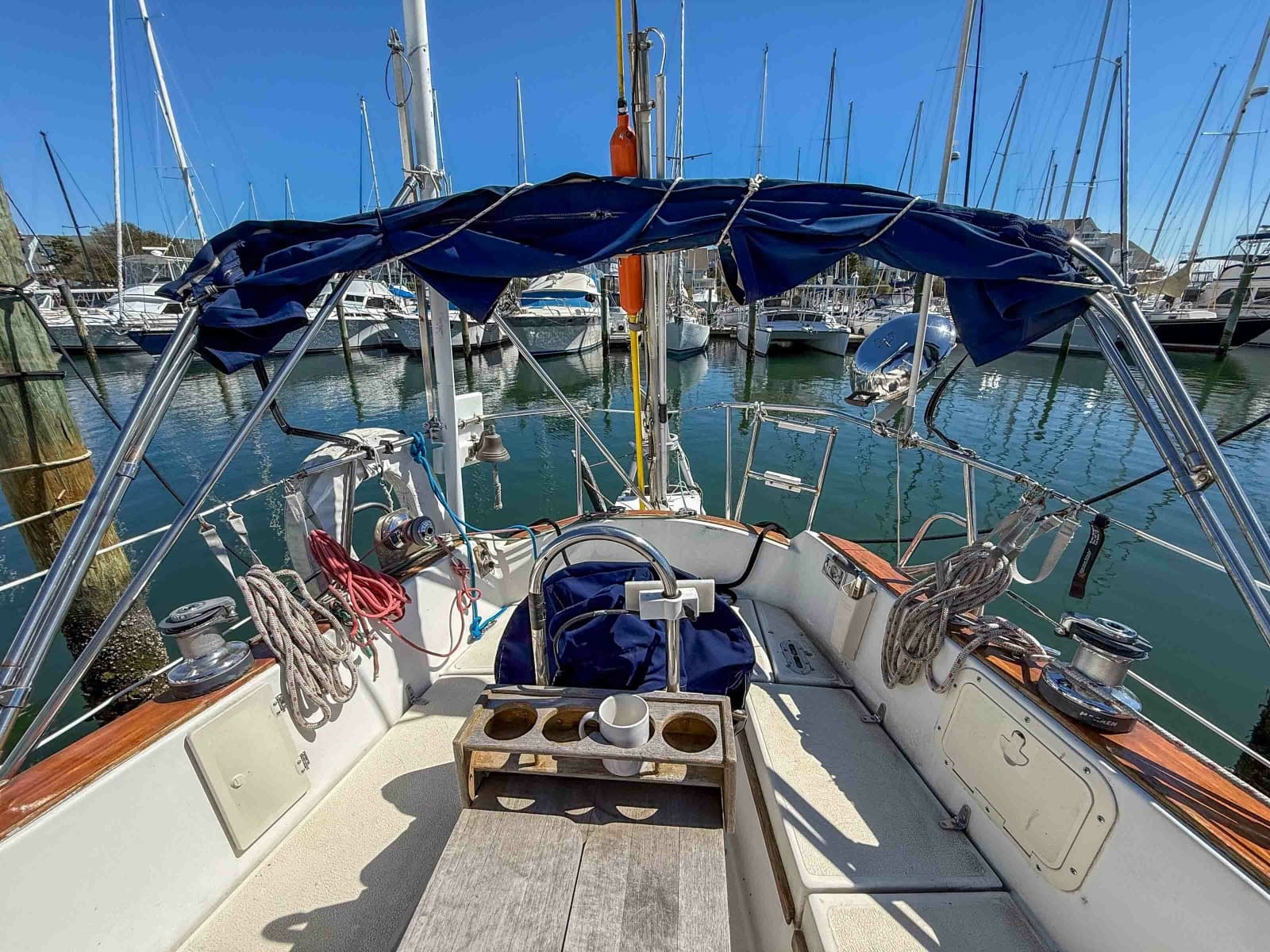 Cockpit aft 