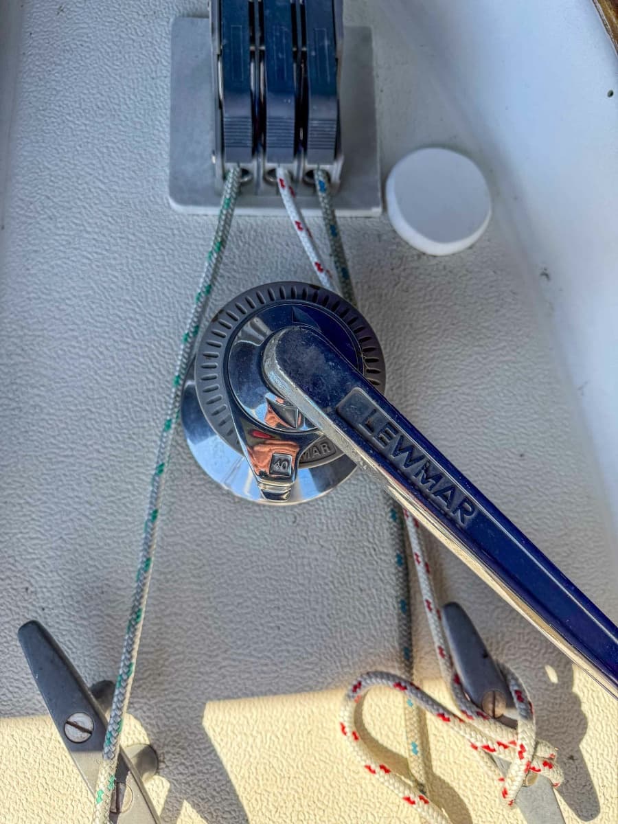 Winch handle secondary 