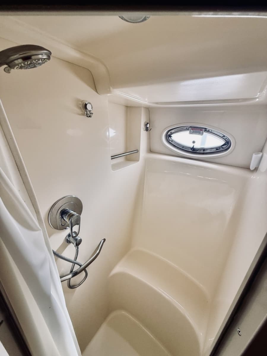 2004 Sea Ray 390 Motor Yacht