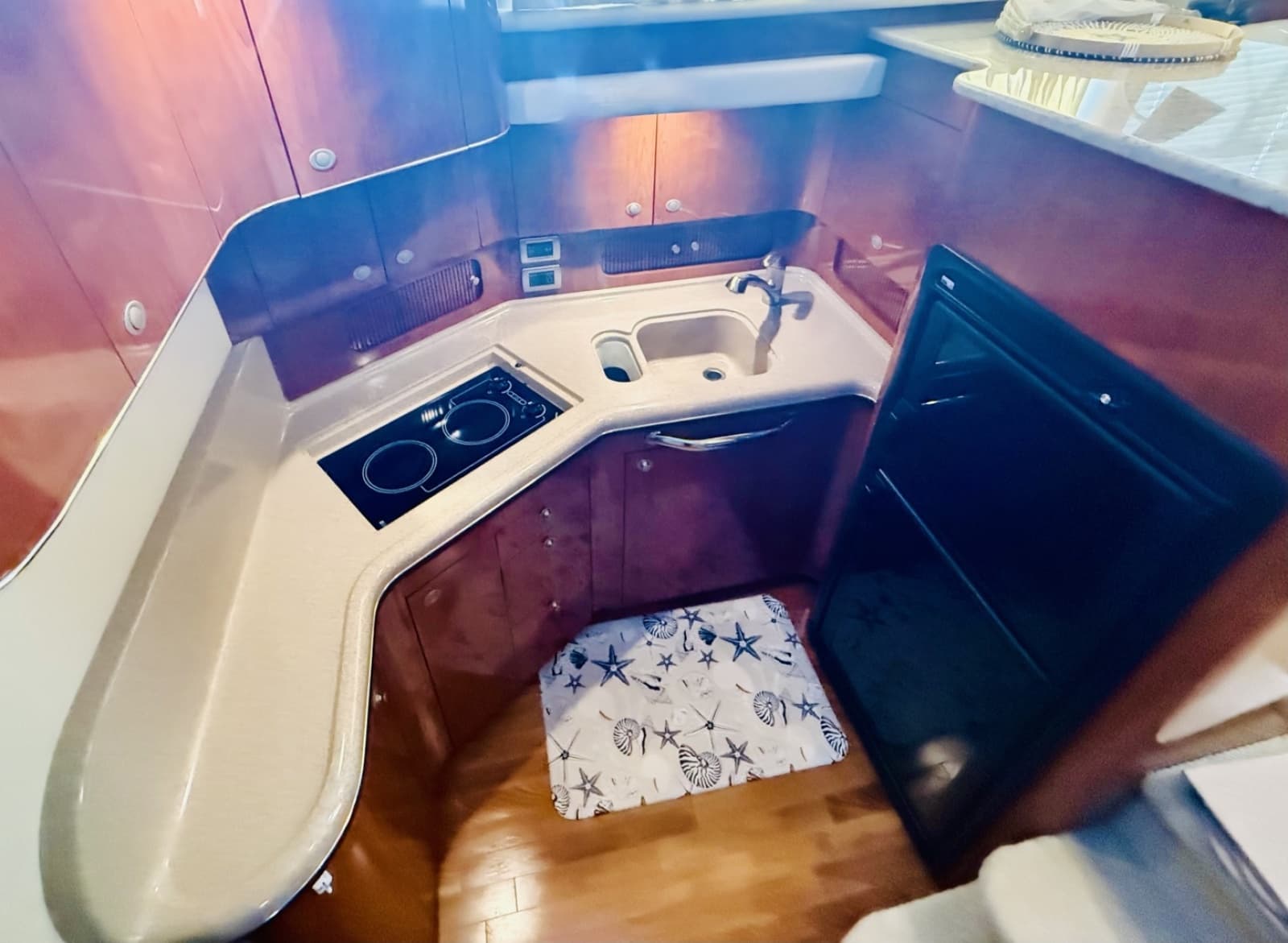 2004 Sea Ray 390 Motor Yacht