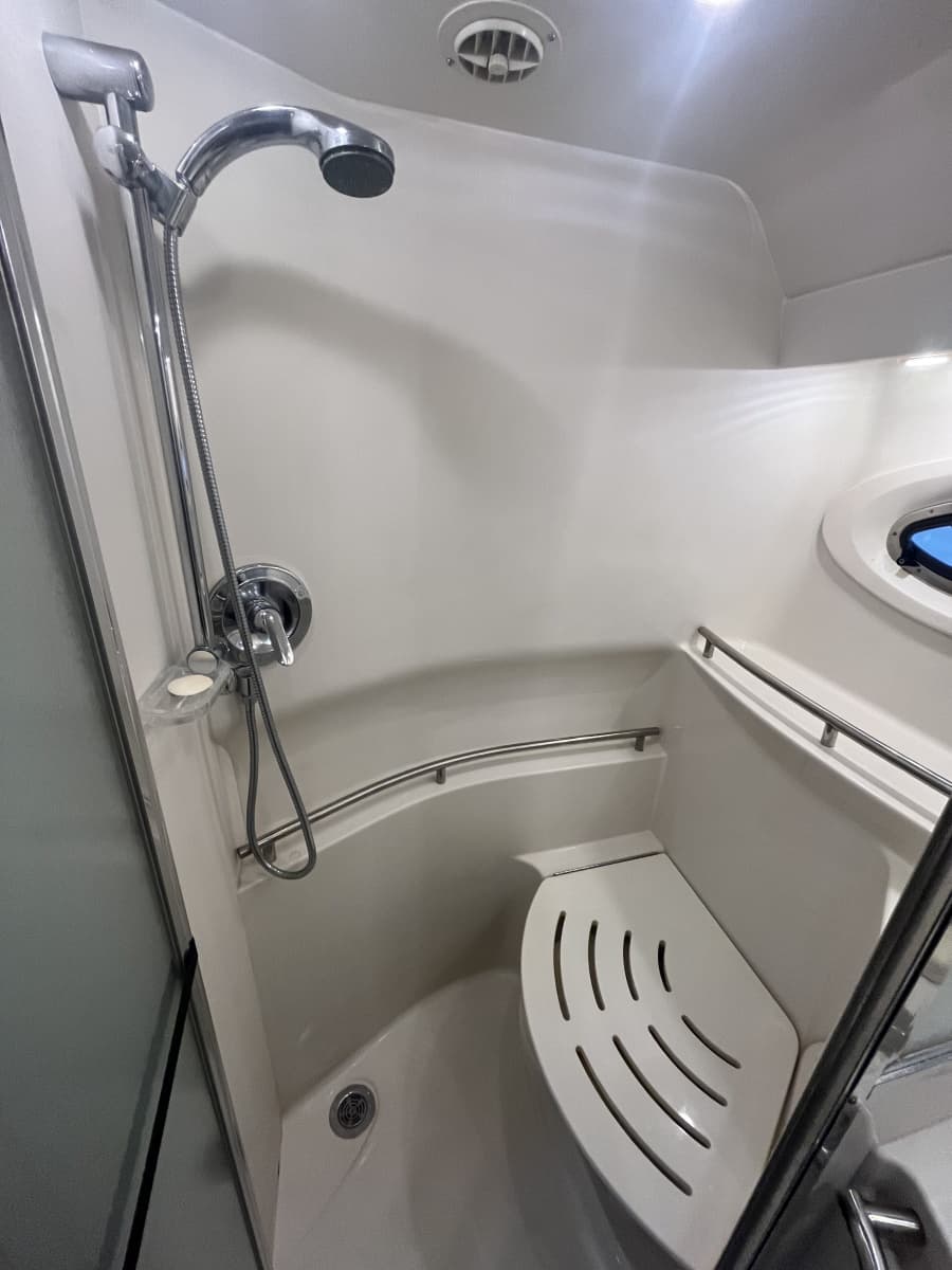 1999 Maxum 4100 SCR