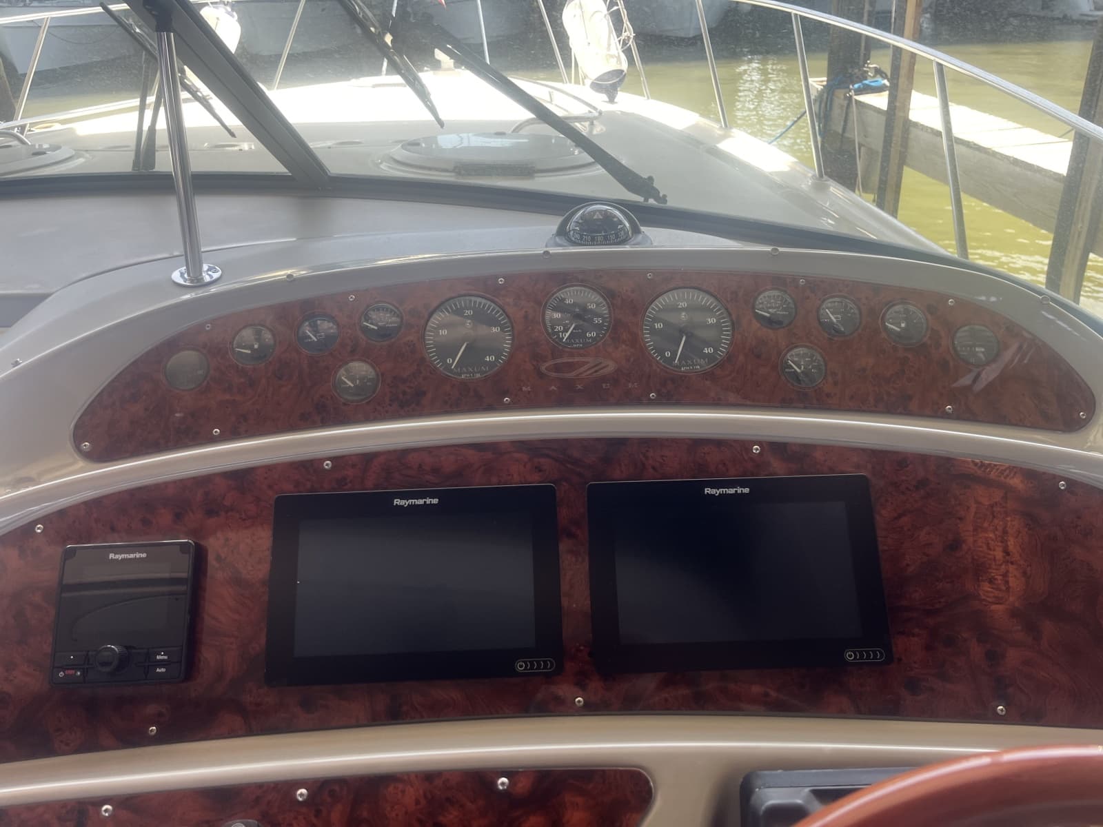 1999 Maxum 4100 SCR