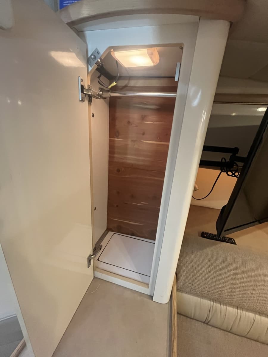 1999 Maxum 4100 SCR