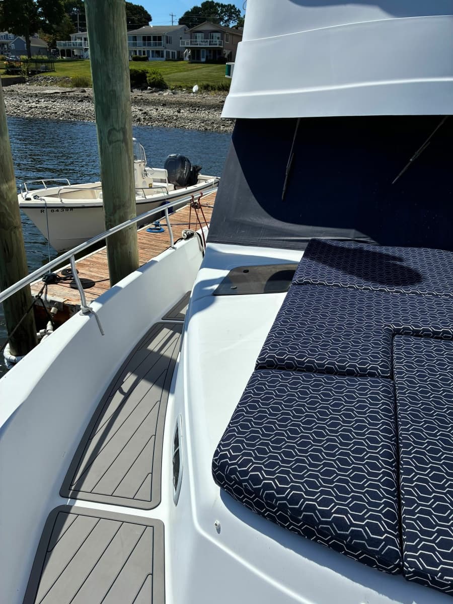 1998 Mainship 350 Trawler
