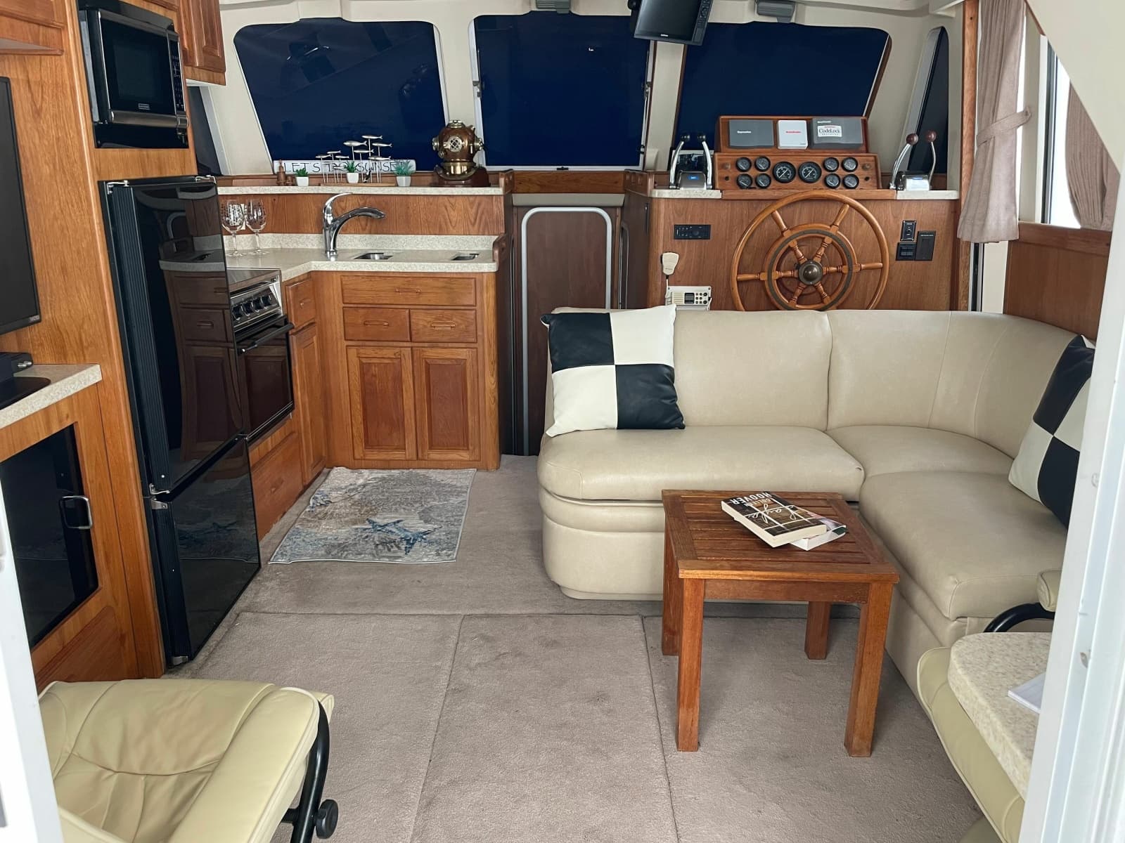 1998 Mainship 350 Trawler