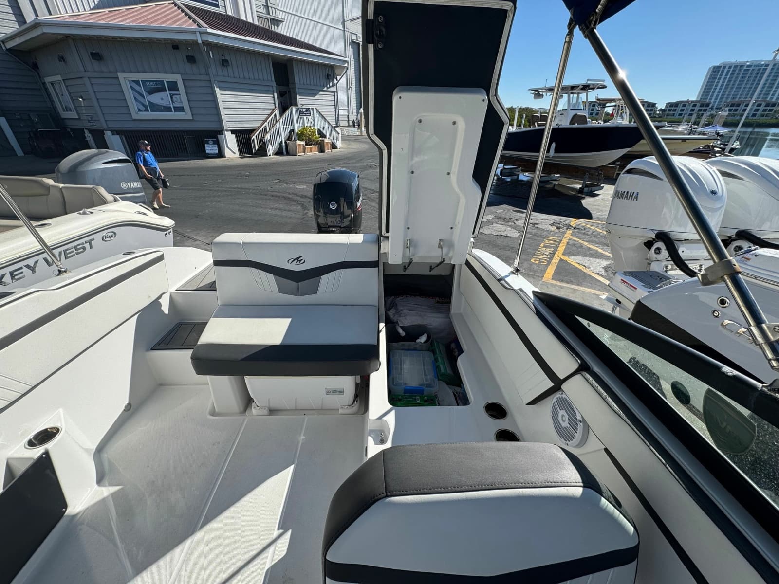 2020 Monterey M-205