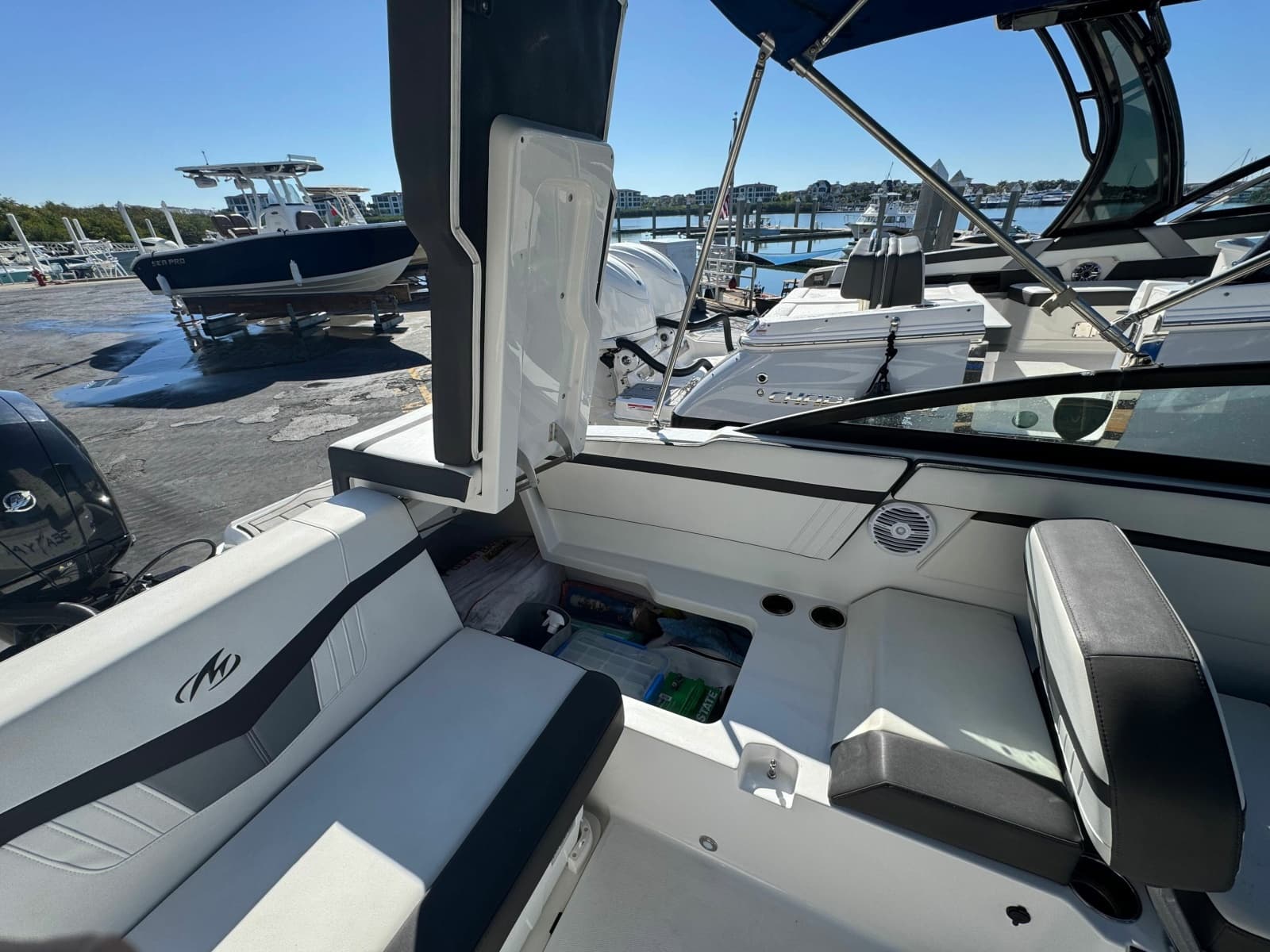 2020 Monterey M-205