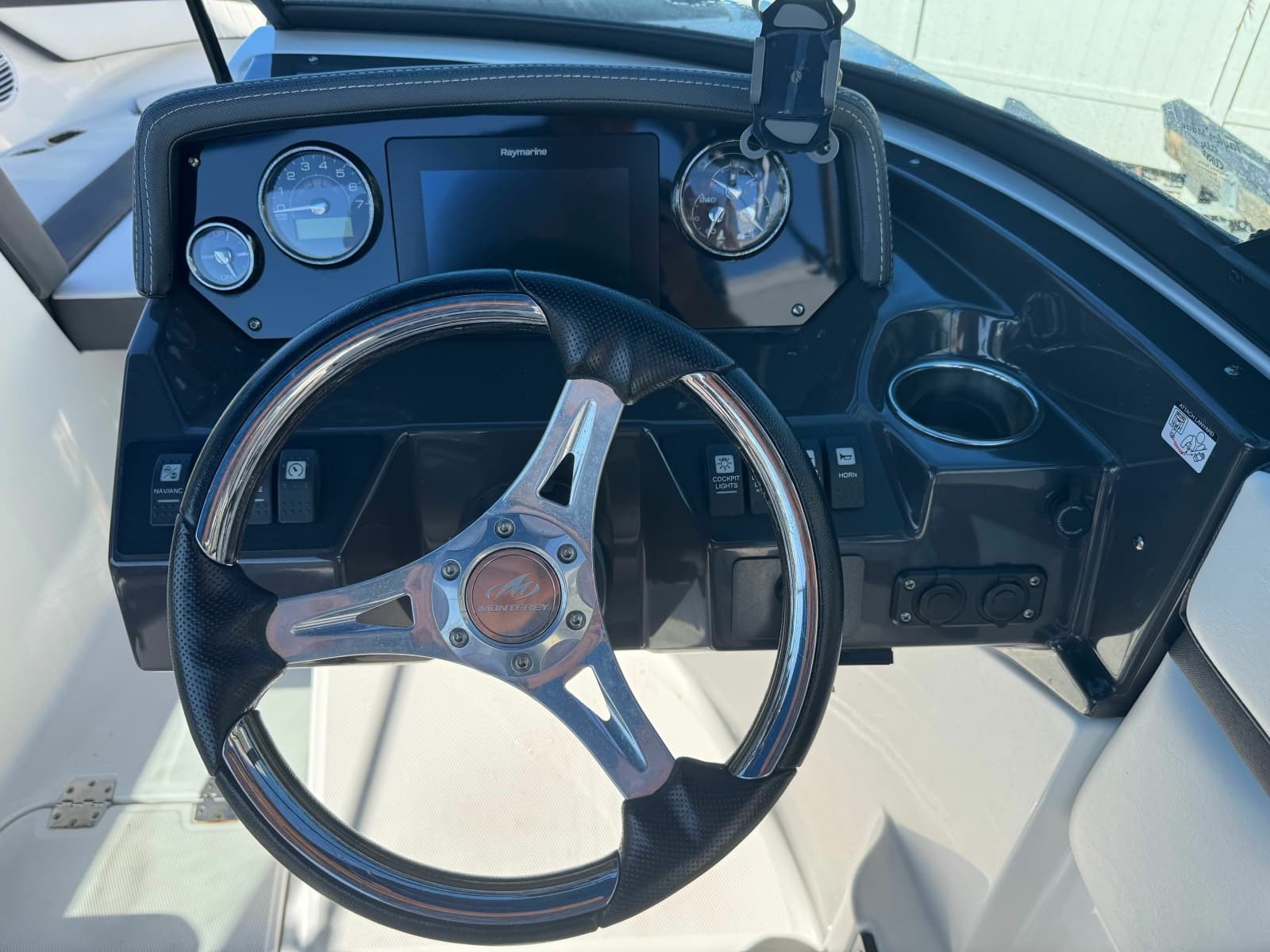 2020 Monterey M-205