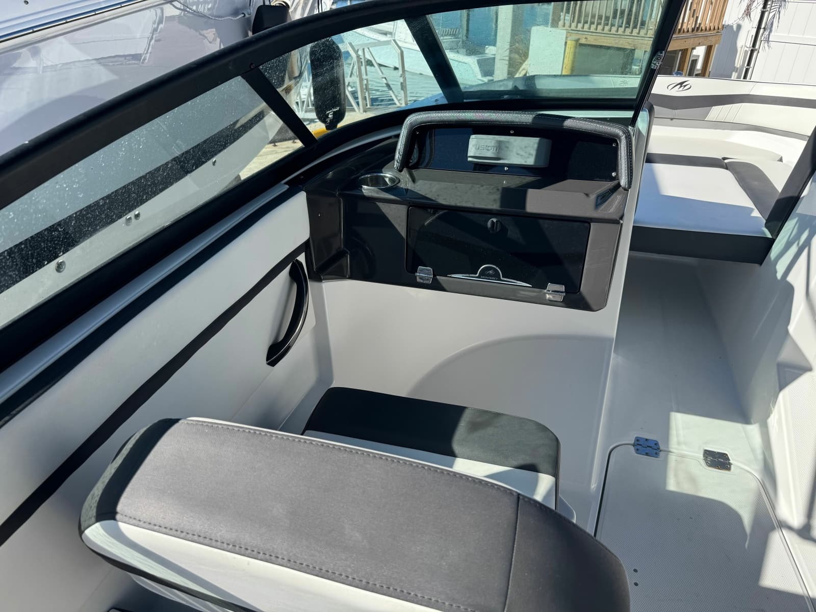 2020 Monterey M-205